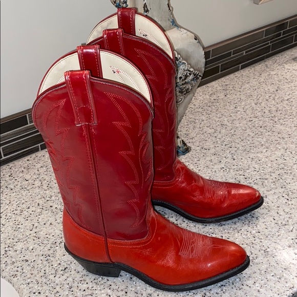 red laredo boots
